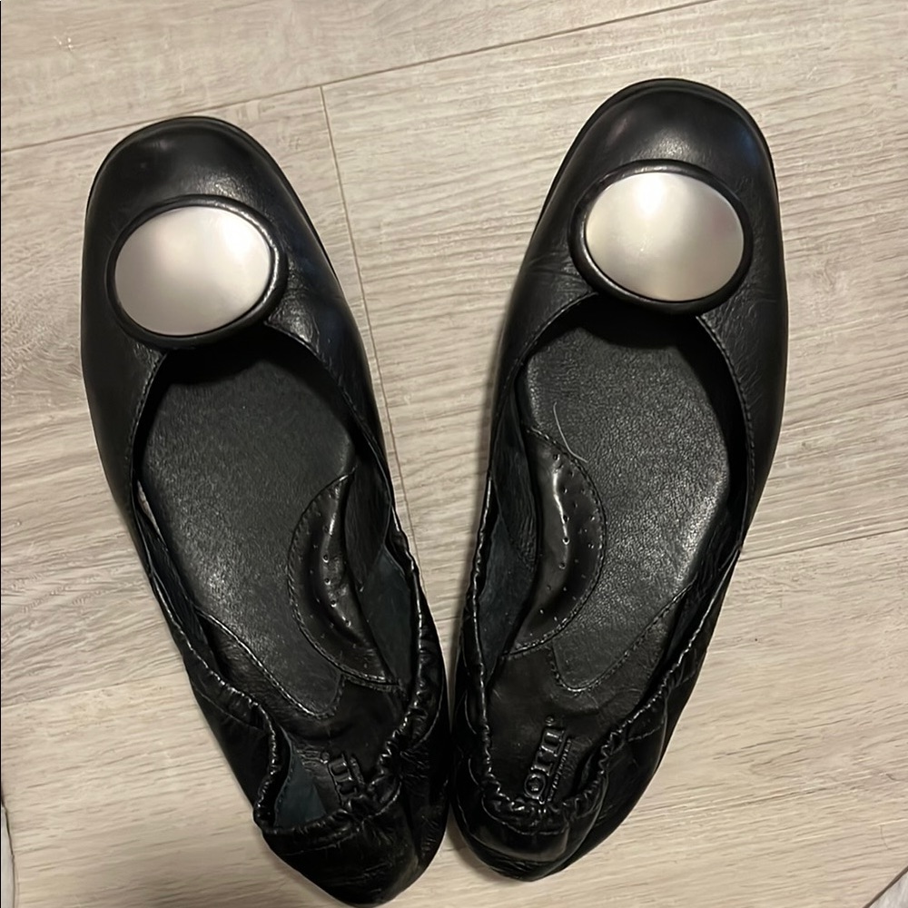 Born Black Ballet Flats